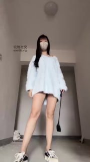TLWW26111【茉狸大人】楼梯口户外圣水钻跨踩踏舔鞋喝尿_毛坯房休闲鞋玉足踩虐喂口水的封面