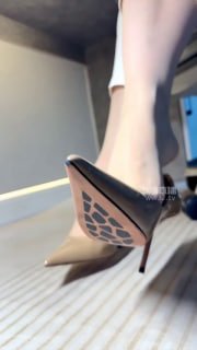 【辣姐辣妹】309 第一视角-全家当狗的封面