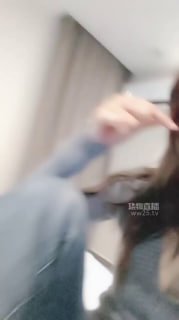TLWW25010【学生主~甜甜】白袜脚踩脚垫奴的封面