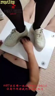 小姐姐_黑丝_老爹鞋_隔板踩J的封面