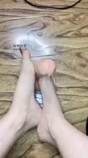 TLWW23543【温蒂WendyS】第一视角-裸足滴油足交的封面