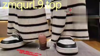 小姐姐_超狠熊猫鞋_隔板踩J_旋转_碾压贱狗鸡巴的封面