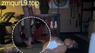 广州娜诺s_豹纹黑丝足交~四分钟缴械足喷哈哈的封面