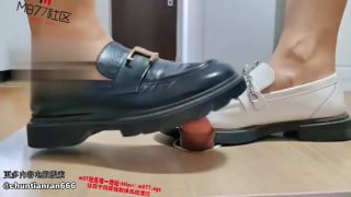春竹  双女神 隔板踩踏 DD暴力吐奶18分的封面
