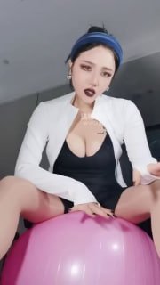 TLWW23814【S虐心】第一视角_美臀下的瑜伽裤骑乘口水羞辱炸金3次的封面