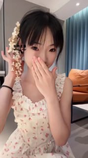 TLWW22562【灵芷S】调教基础开发新人m_上次圣水_美腿踩踏_掐乳舔脏鞋的封面