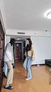 TLWW28302【沈阳素人开发】连环踢裆抽耳光场_mp4的封面