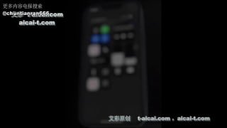 贺岁档：高贵 Yuki 主人镭射红色高跟，携手黑丝漆皮裙的封面