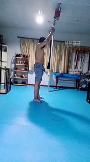 TLWW28258【青妍艾斯】吊起来踢裆会不会更爽_mp4的封面