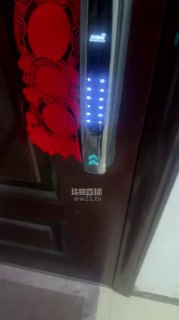 TLWW24478【短发S】狗继父下跪伺候的封面