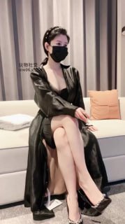 【黛樱S】075 裸足舔脚姐妹足交爽了的封面