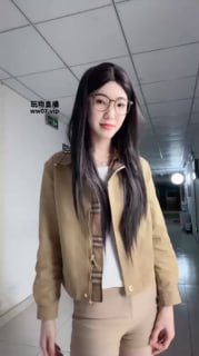 TLWW22572【灵芷S】楼道玩SB偷闻舞蹈室鞋子的封面
