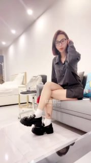 TLWW25768【怡宝S】小皮鞋白袜羞辱玩虐的封面