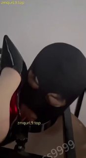 美少女母女_圈养狗笼_舔高跟鞋底的封面