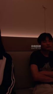 【万万S】115 白袜学生主连环耳光的封面
