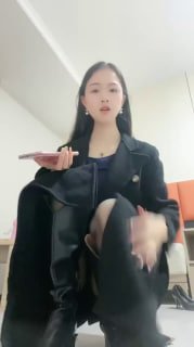 TLWW26258【琳达达】把房东收编成直播奴的封面