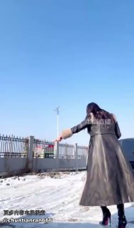 兰主人 雪地 户外 训 黄金 圣斗士的封面