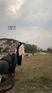 【黛樱S】053_户外当路人面羞辱狗_户外公园公开遛狗_全是路人的封面