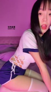 TLWW23054【小欲魔王】第一视角_绿帽废物爬进来！的封面