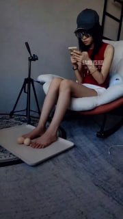 TLWW28120【女s联盟】素人踩踏喂食场.mp4的封面