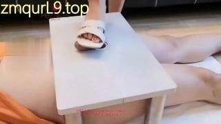 素人姐姐_高跟鞋_舔鞋底_黑色长靴_踩J 隔板踩踏的封面