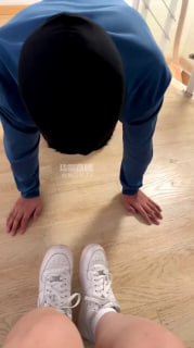 TLWW27628【百柔sama】磕头求舔小白鞋白棉袜.mp4的封面