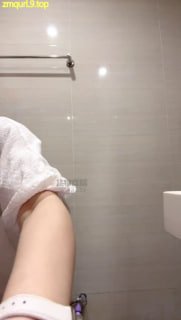 #秋大大的封面