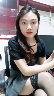 TLWW28611【洛芊S】黑丝美腿恋足舔.mp4的封面