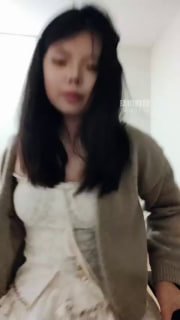 TLWW24782【咔咔n】跪着配主人直播的封面