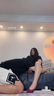 【松紫也狗】192_你的女神是我的玩具_情侣奴_奴下奴专场【松紫大大】的封面