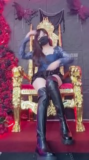 TLWW24030【伊晨S】长靴女神调奶狗【上】的封面