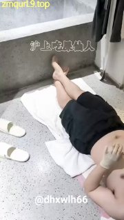 坐便椅下_奶茶杯接圣水_黄金拉稀满脸的封面