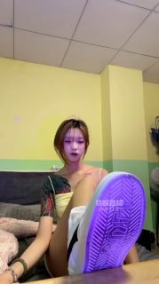 TLWW25310【懒猫大王】第一视角-脏鞋白袜裸足的封面